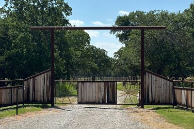 Gate operator installation service